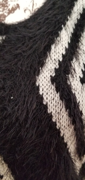 NWOT Michelle Nicole Geometric Women's Sweater - Picture 3 of 8
